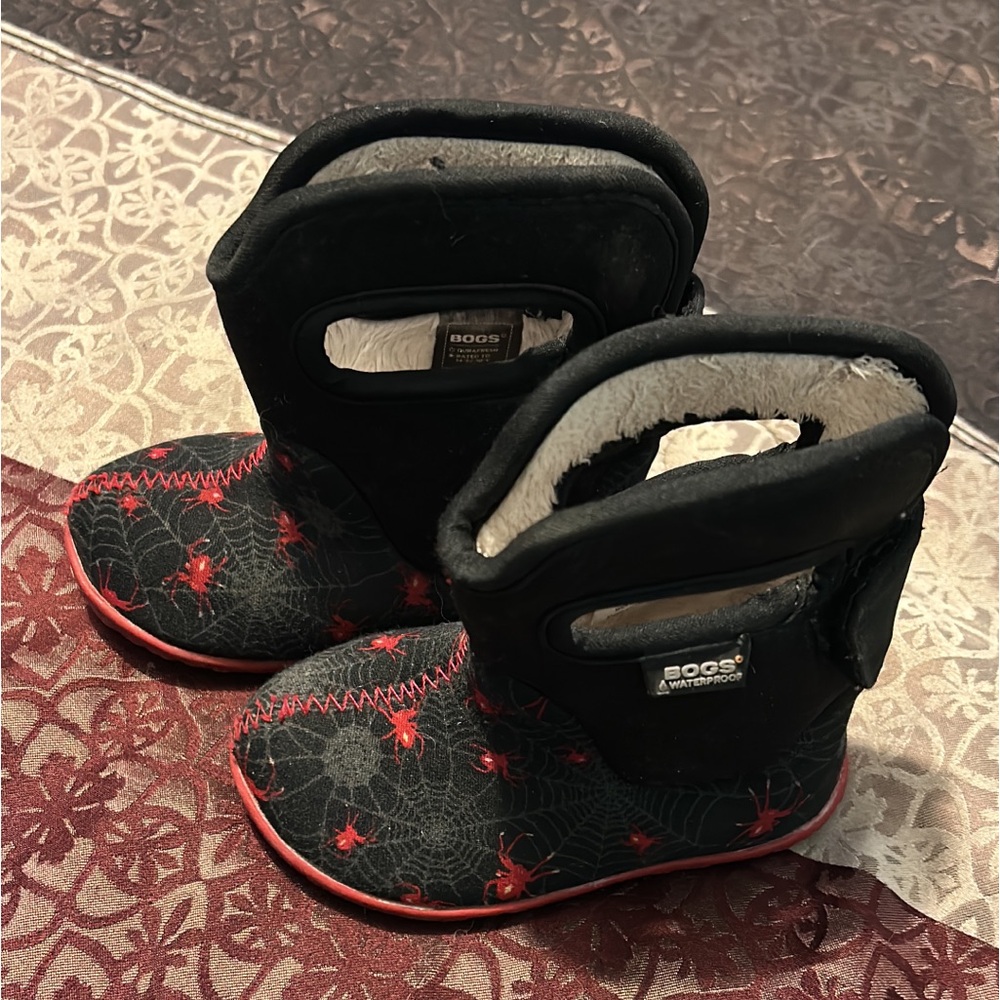 Bogs toddler size 5!
